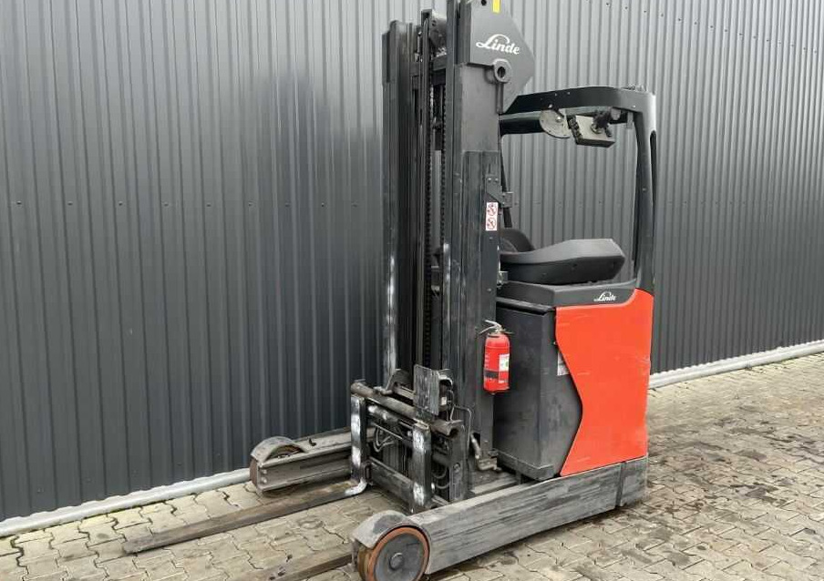 Linde R16-01 - Stivuitor cu catarg retractabil: Foto 1 Linde R16-01 - Stivuitor cu catarg retractabil: Foto 1