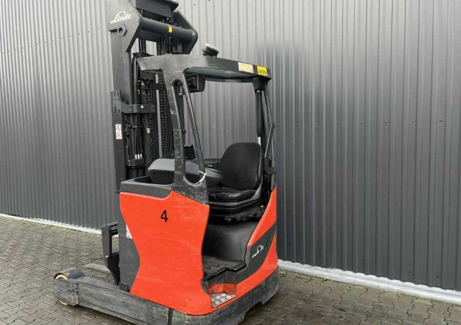 Linde R16-01 - Stivuitor cu catarg retractabil: Foto 3 Linde R16-01 - Stivuitor cu catarg retractabil: Foto 3