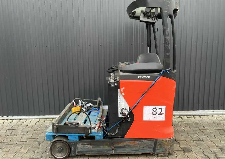 Linde R16HD-01 - Stivuitor cu catarg retractabil: Foto 2 Linde R16HD-01 - Stivuitor cu catarg retractabil: Foto 2