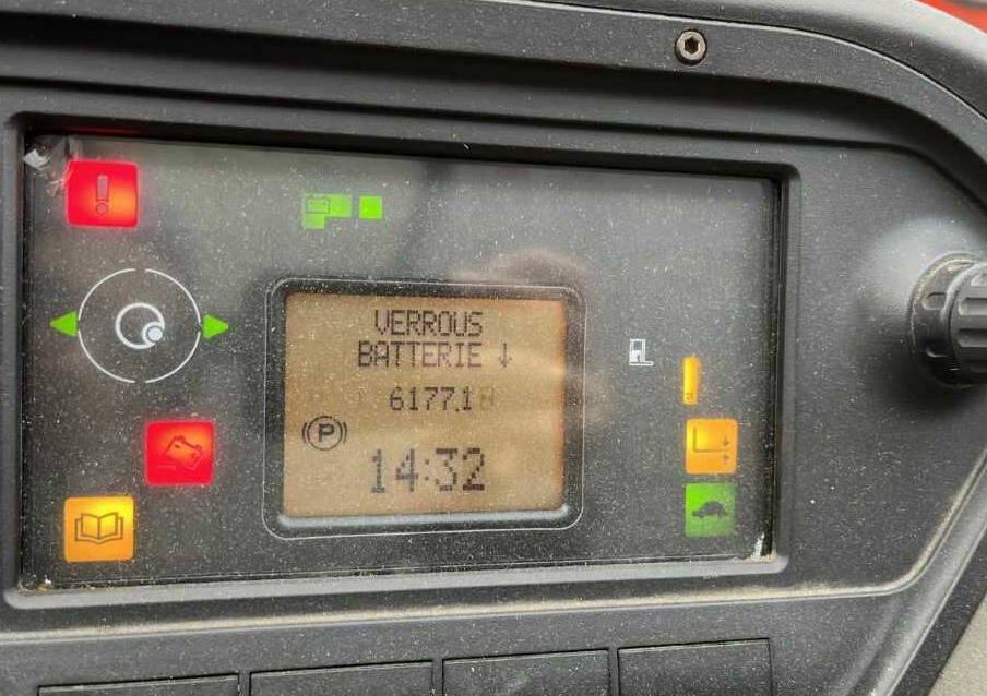 Linde R16HD-01 - Stivuitor cu catarg retractabil: Foto 5 Linde R16HD-01 - Stivuitor cu catarg retractabil: Foto 5