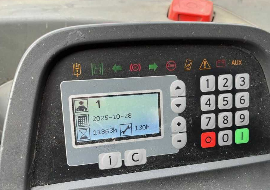 Stivuitor cu catarg retractabil Toyota RRE160H: Foto 6 Stivuitor cu catarg retractabil Toyota RRE160H: Foto 6