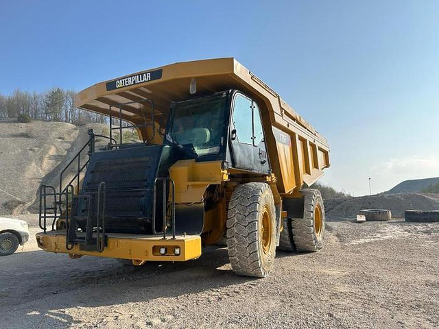 Caterpillar 775F - Autobasculantă: Foto 1 Caterpillar 775F - Autobasculantă: Foto 1