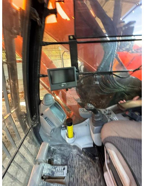 Hitachi ZX225USLC-6 - Excavator pe şenile: Foto 5 Hitachi ZX225USLC-6 - Excavator pe şenile: Foto 5