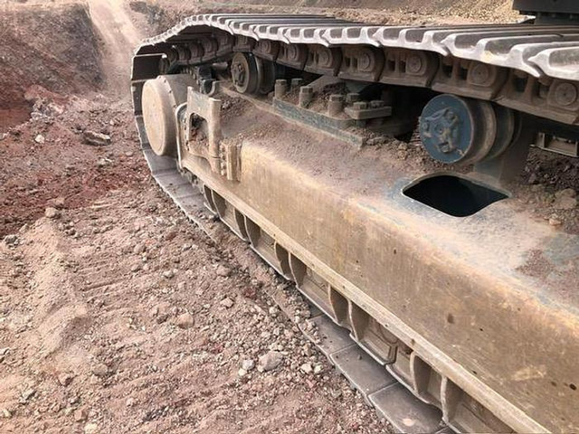 Hyundai HX520L - Excavator pe şenile: Foto 3 Hyundai HX520L - Excavator pe şenile: Foto 3