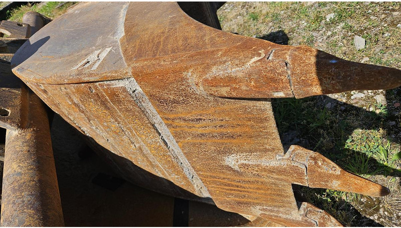 Mecalac 12MXT - Cupă: Foto 4 Mecalac 12MXT - Cupă: Foto 4