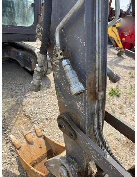 Mecalac 6MCR - Excavator pe şenile: Foto 3 Mecalac 6MCR - Excavator pe şenile: Foto 3