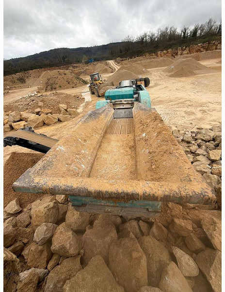 Terex POWERSCREEN PREMIER TRAX300 - Concasor mobil: Foto 3 Terex POWERSCREEN PREMIER TRAX300 - Concasor mobil: Foto 3