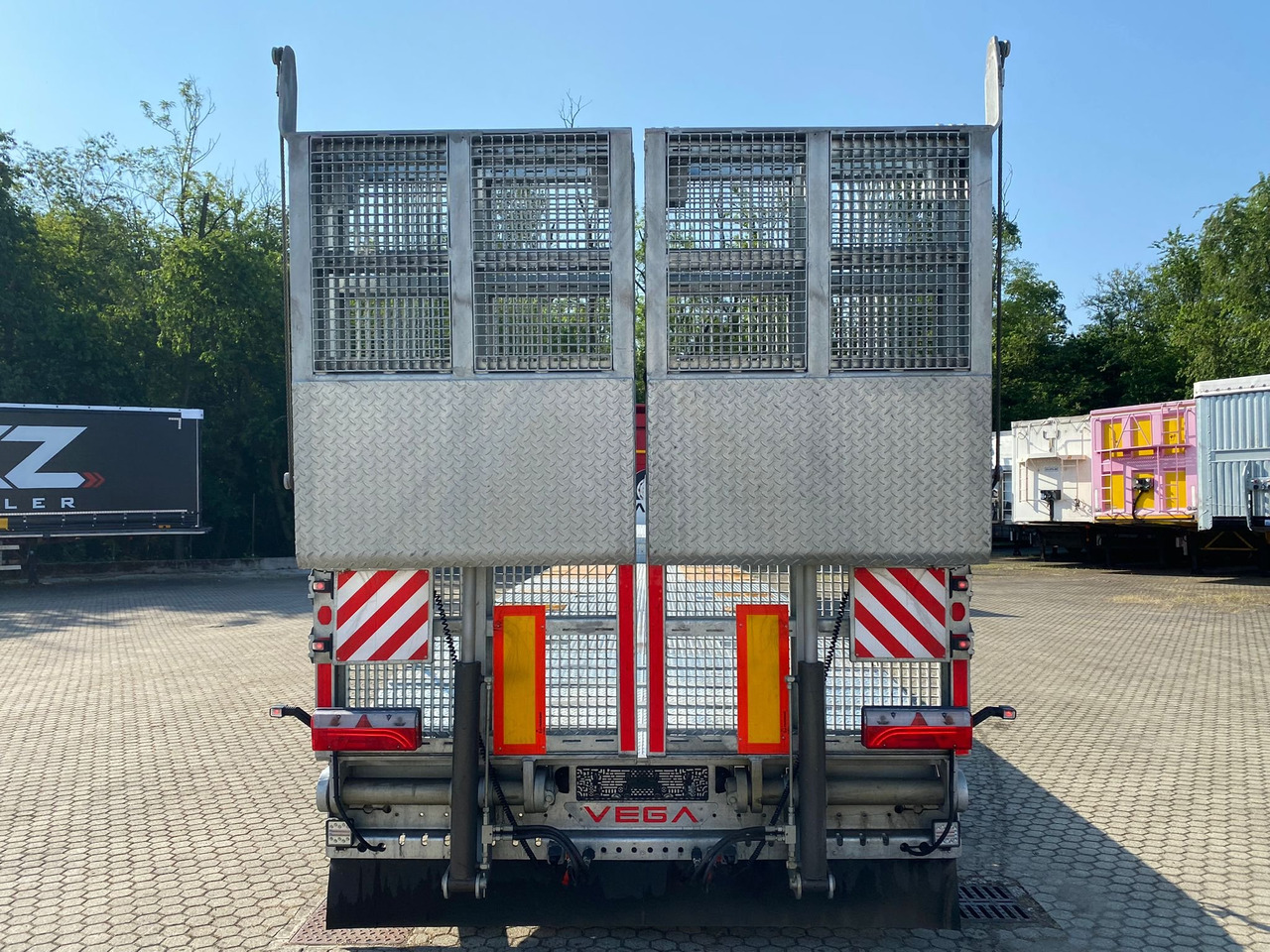 3 AXLE LOWBED (VEGA ITALIANO) - Semiremorcă transport agabaritic: Foto 3 3 AXLE LOWBED (VEGA ITALIANO) - Semiremorcă transport agabaritic: Foto 3