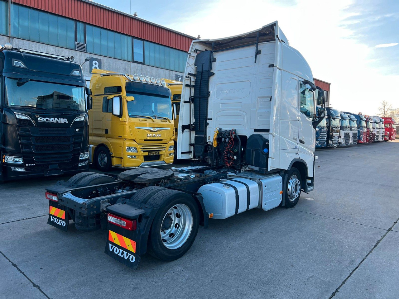 Volvo FH 460 * LOWLINER * RETARDER * VOLLLUFTFEDERUNG - Cap tractor: Foto 5 Volvo FH 460 * LOWLINER * RETARDER * VOLLLUFTFEDERUNG - Cap tractor: Foto 5