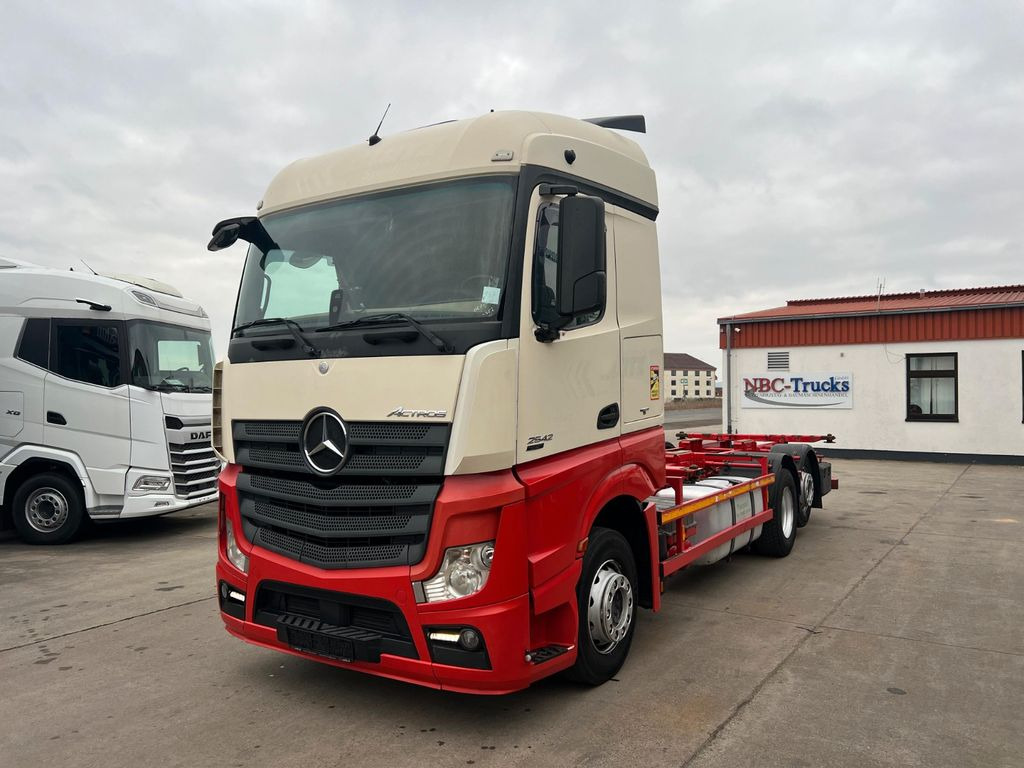 Mercedes-Benz ACTROS 2542 * RETARDER * KLIMA * LIFTACHSE * - Camion transport containere/ Swap body: Foto 1 Mercedes-Benz ACTROS 2542 * RETARDER * KLIMA * LIFTACHSE * - Camion transport containere/ Swap body: Foto 1