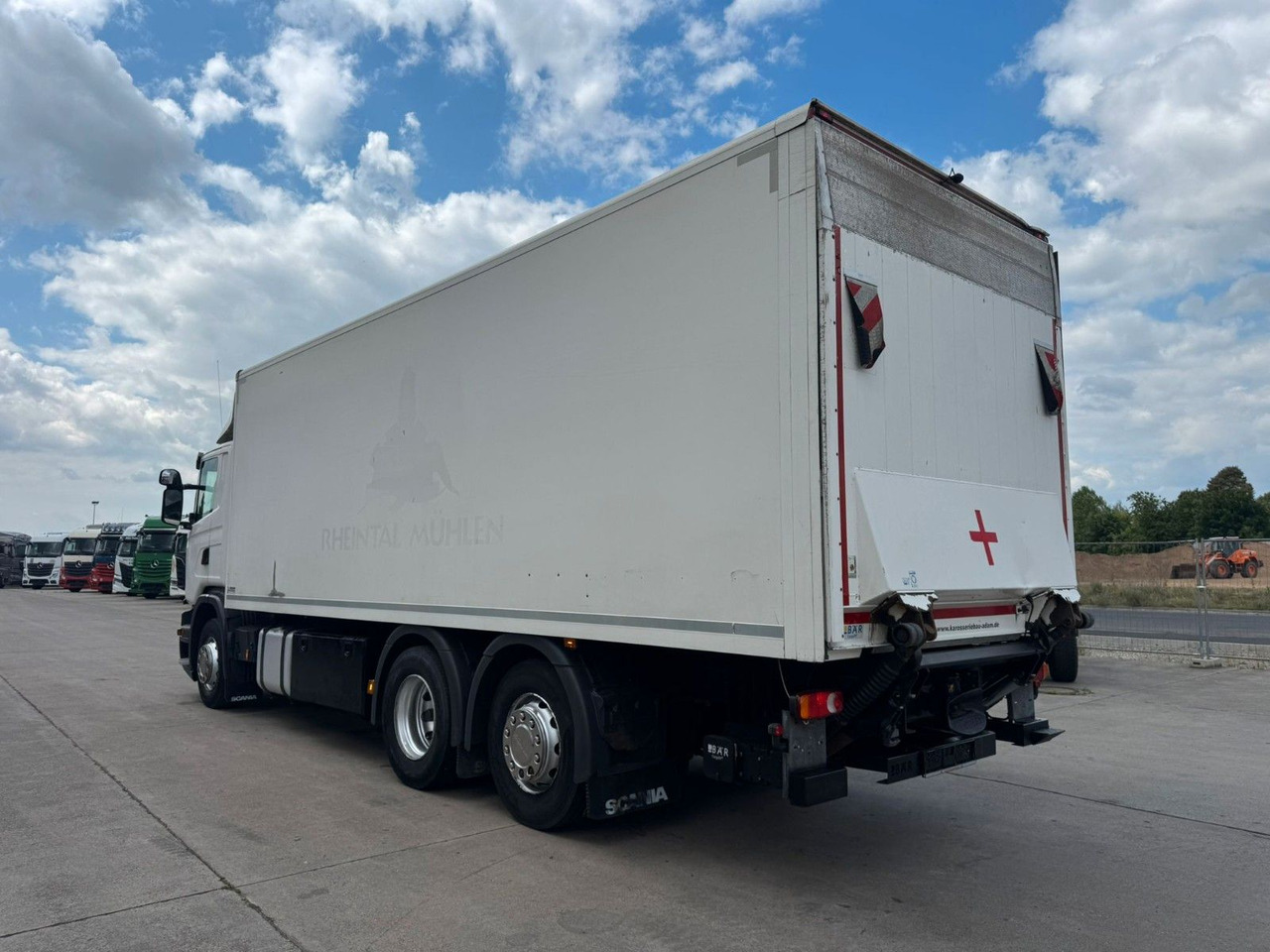 Scania P 380 * KOFFER * LBW 3 TON * LENK / LIFTACHSE * - Camion furgon: Foto 4 Scania P 380 * KOFFER * LBW 3 TON * LENK / LIFTACHSE * - Camion furgon: Foto 4