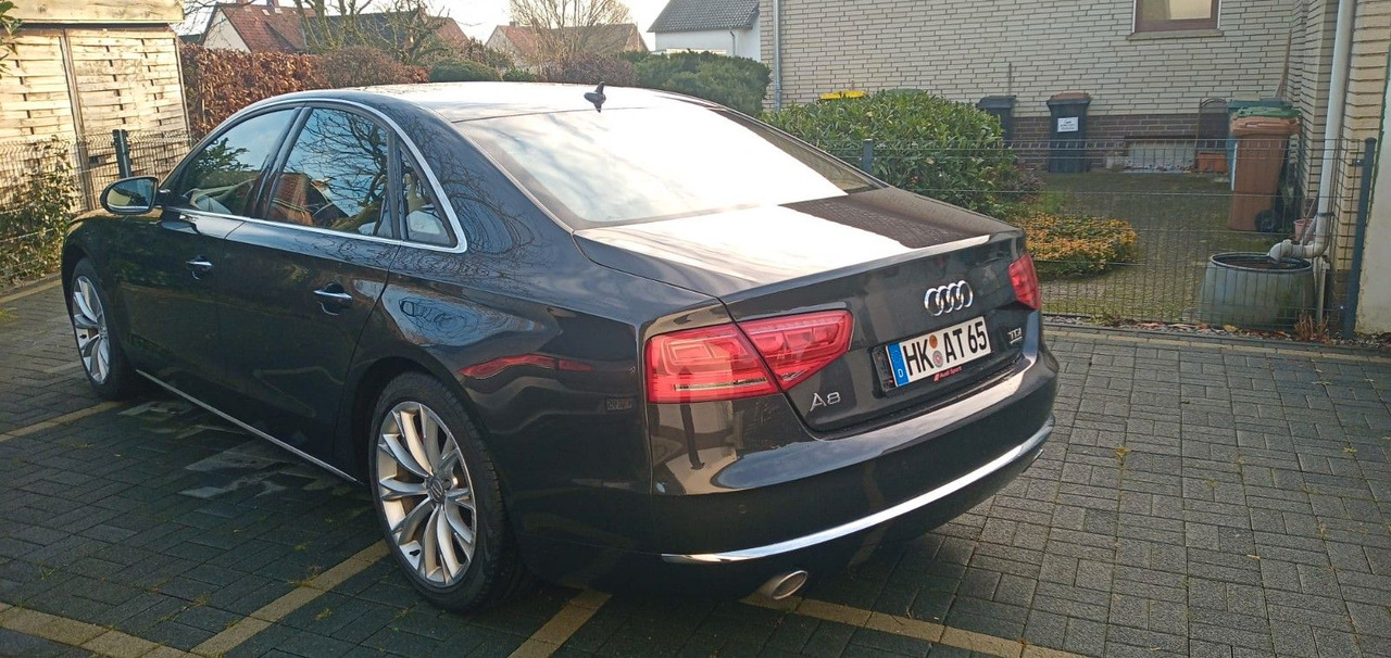 Audi A8 4.2 TDI tiptronic quattro - Berlină/ Sedan: Foto 3 Audi A8 4.2 TDI tiptronic quattro - Berlină/ Sedan: Foto 3