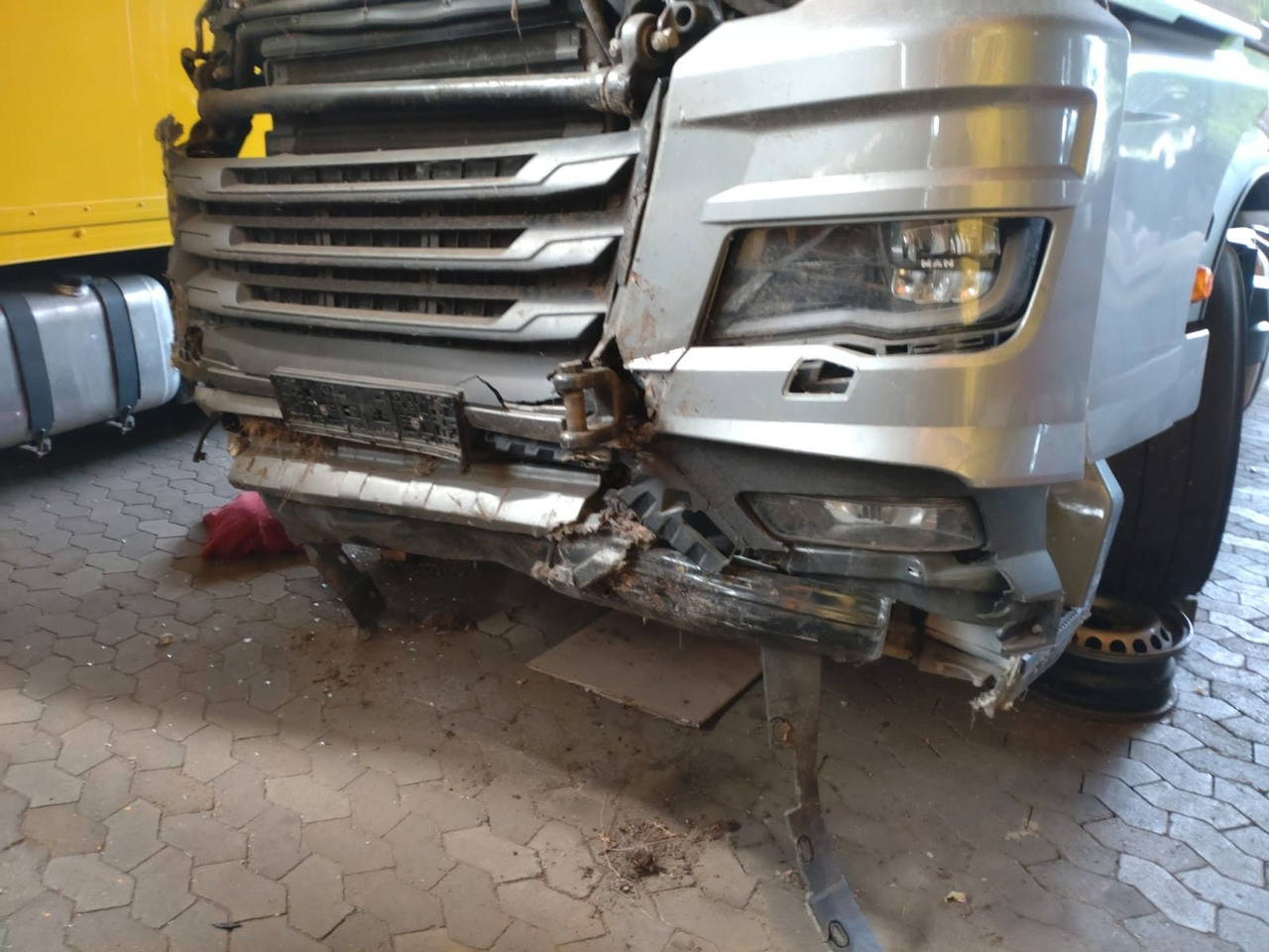 MAN TGX 18.510 - Cap tractor: Foto 3 MAN TGX 18.510 - Cap tractor: Foto 3