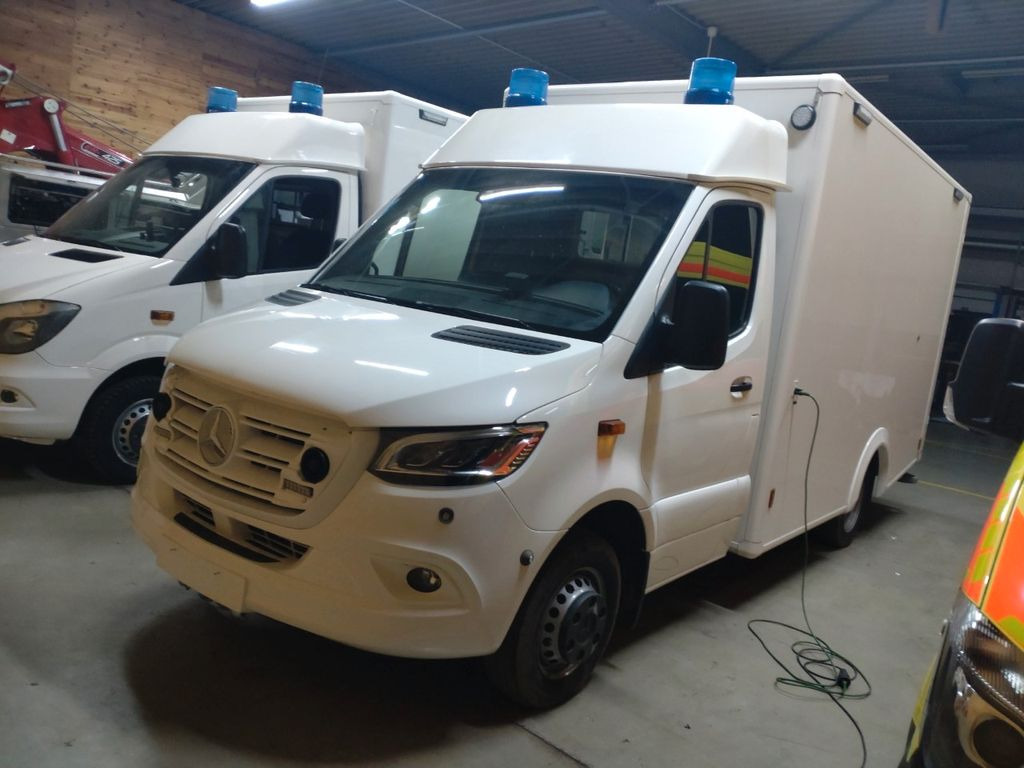 Mercedes-Benz RTW / Tierrettung / Tierarzt / OP Mercedes-Benz RTW / Tierrettung / Tierarzt / OP - Ambulanță: Foto 1 Mercedes-Benz RTW / Tierrettung / Tierarzt / OP Mercedes-Benz RTW / Tierrettung / Tierarzt / OP - Ambulanță: Foto 1