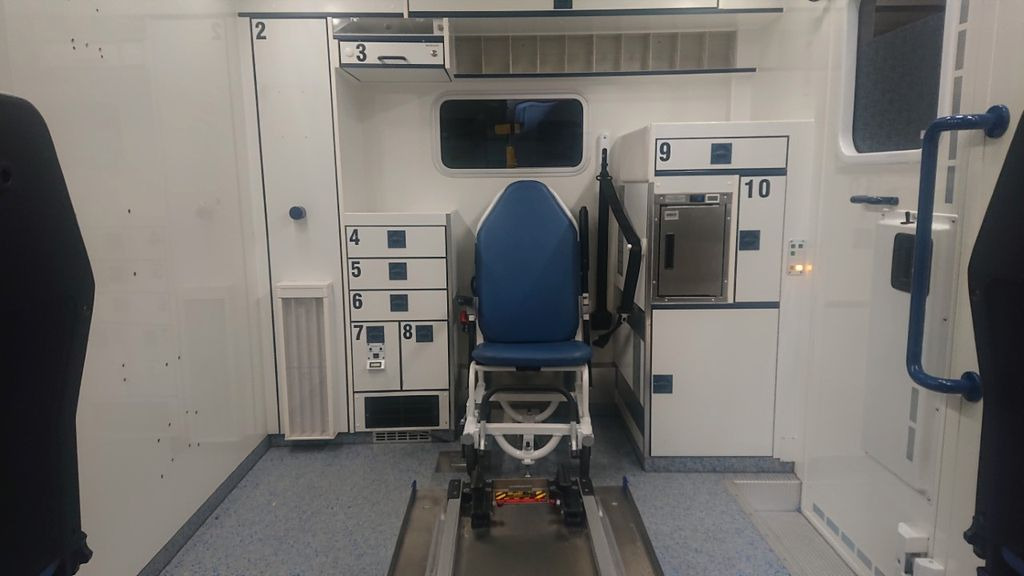 Mercedes-Benz Sprinter 316 /416 / WAS /2016 - Ambulanță: Foto 3 Mercedes-Benz Sprinter 316 /416 / WAS /2016 - Ambulanță: Foto 3