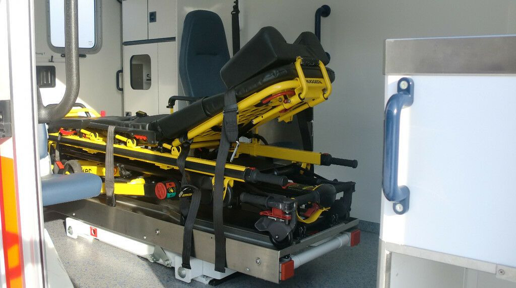 Mercedes-Benz Sprinter 516 CDI 4x4 WAS Koffer // Garantie // Mercedes-Benz Sprinter 516 CDI 4x4 WAS Koffer // Garantie // - Ambulanță: Foto 5 Mercedes-Benz Sprinter 516 CDI 4x4 WAS Koffer // Garantie // Mercedes-Benz Sprinter 516 CDI 4x4 WAS Koffer // Garantie // - Ambulanță: Foto 5