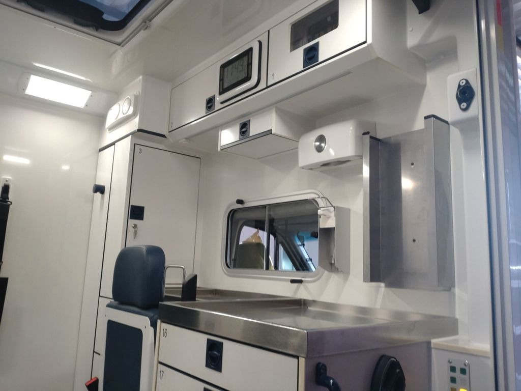 Ambulanță Mercedes-Benz Sprinter 519 /  ATM 0km  4x on Stock: Foto 11 Ambulanță Mercedes-Benz Sprinter 519 /  ATM 0km  4x on Stock: Foto 11