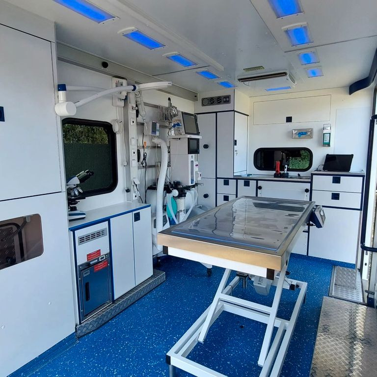 Mercedes-Benz Sprinter 519 Tierarzt Garantie Mercedes-Benz Sprinter 519 Tierarzt Garantie - Ambulanță: Foto 1 Mercedes-Benz Sprinter 519 Tierarzt Garantie Mercedes-Benz Sprinter 519 Tierarzt Garantie - Ambulanță: Foto 1