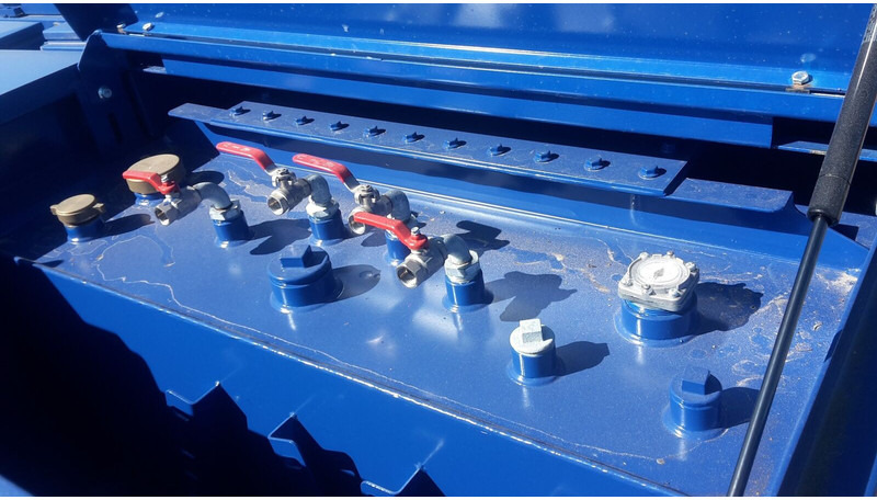 3000 liter high cube IBC tank - Camion cisternă: Foto 3 3000 liter high cube IBC tank - Camion cisternă: Foto 3