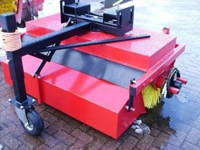 HEFTRUCK + shovel bezems - Perie: Foto 1 HEFTRUCK + shovel bezems - Perie: Foto 1