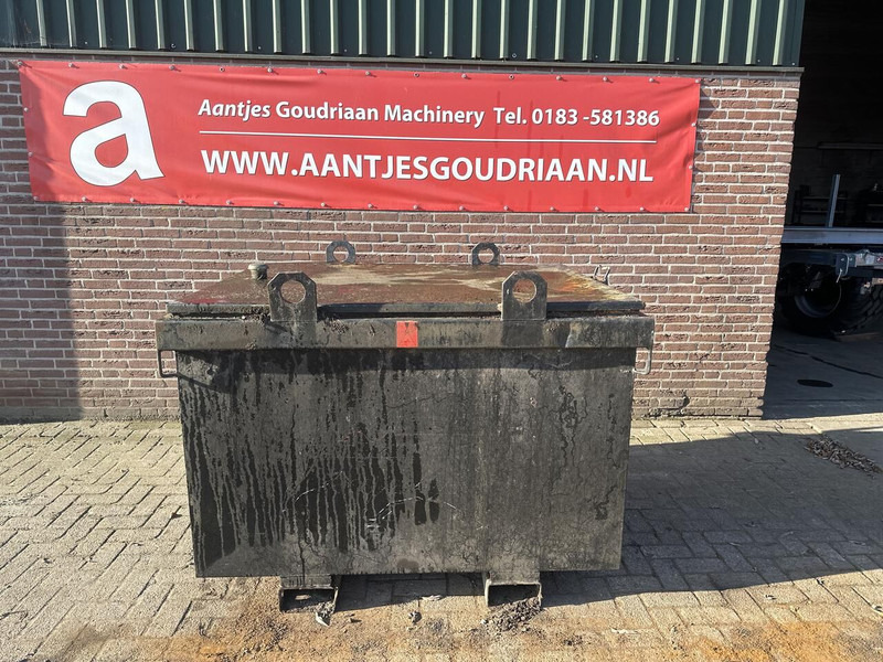 IBC tank - Camion cisternă: Foto 1 IBC tank - Camion cisternă: Foto 1