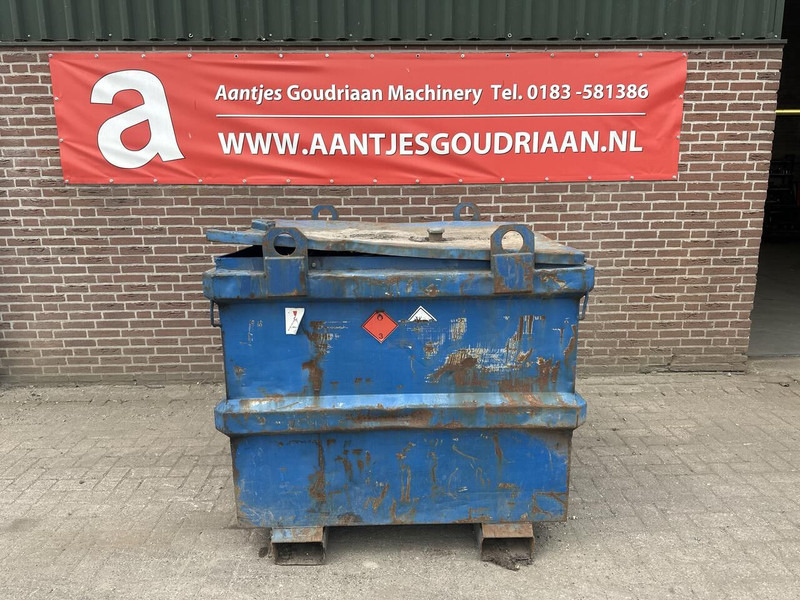 IBC tank - Camion cisternă: Foto 1 IBC tank - Camion cisternă: Foto 1