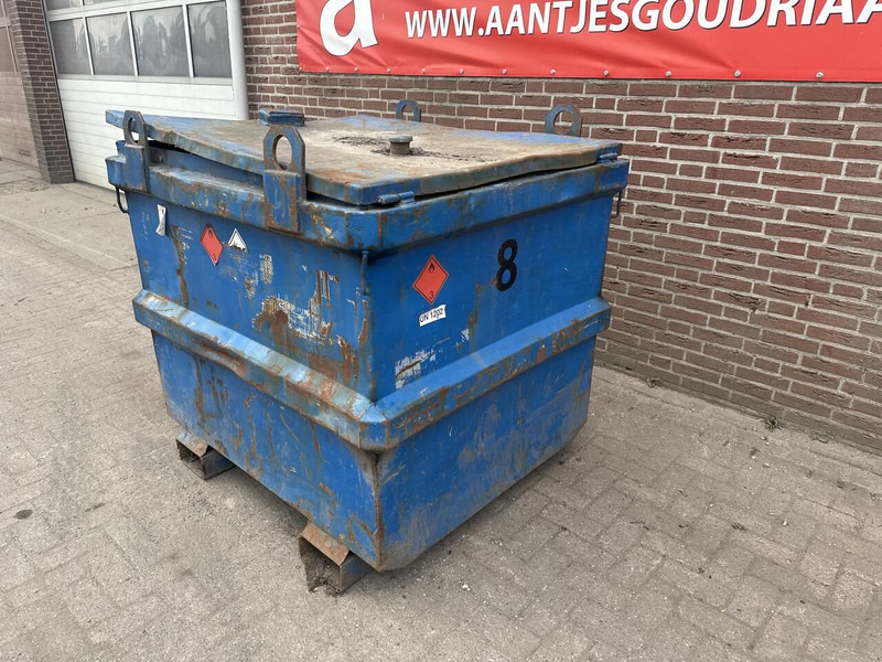 IBC tank - Camion cisternă: Foto 2 IBC tank - Camion cisternă: Foto 2