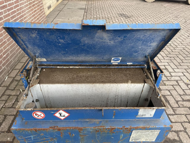 IBC tank - Camion cisternă: Foto 5 IBC tank - Camion cisternă: Foto 5