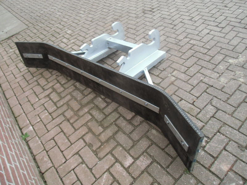 N4610, Rubberschuif CW 2/3 - Maşină pentru prelucrarea solului: Foto 3 N4610, Rubberschuif CW 2/3 - Maşină pentru prelucrarea solului: Foto 3