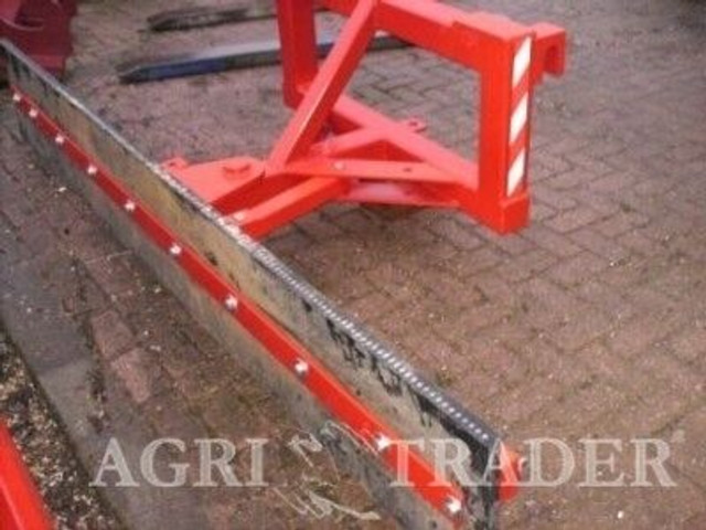 Sneeuwschuif voor verreikers - Plug zapada: Foto 1 Sneeuwschuif voor verreikers - Plug zapada: Foto 1