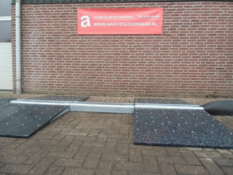 Onbekend Slangenbrug - Stivuitor: Foto 3 Onbekend Slangenbrug - Stivuitor: Foto 3