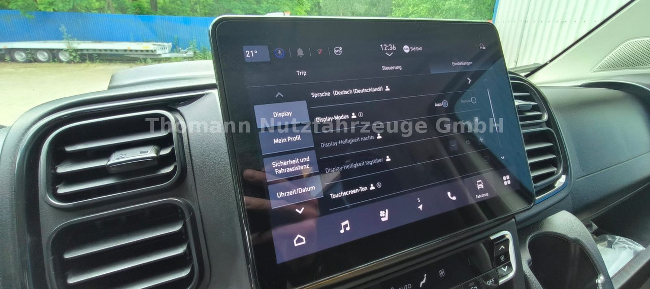 Toyota Proace Autotransporter Vollalu Aut. Navi - Autoutilitară: Foto 4 Toyota Proace Autotransporter Vollalu Aut. Navi - Autoutilitară: Foto 4