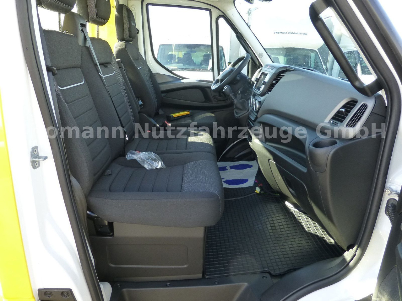 Maşină de tractare nou Iveco DAILY 72C18 Schiebeplateu Luftfed Navi: Foto 28