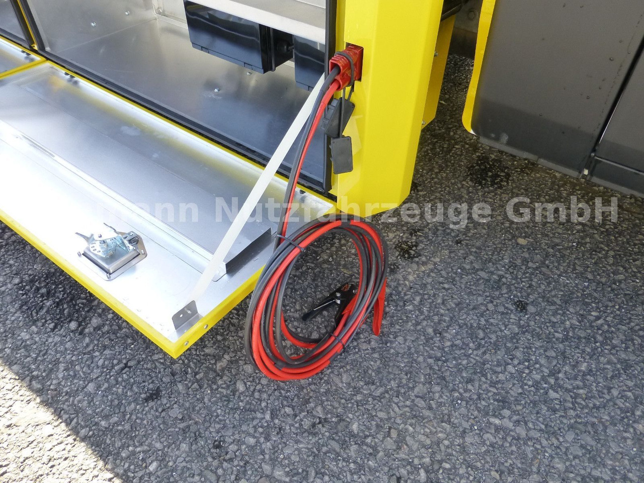 Maşină de tractare nou Iveco DAILY 72C18 Schiebeplateu Luftfed Navi: Foto 17