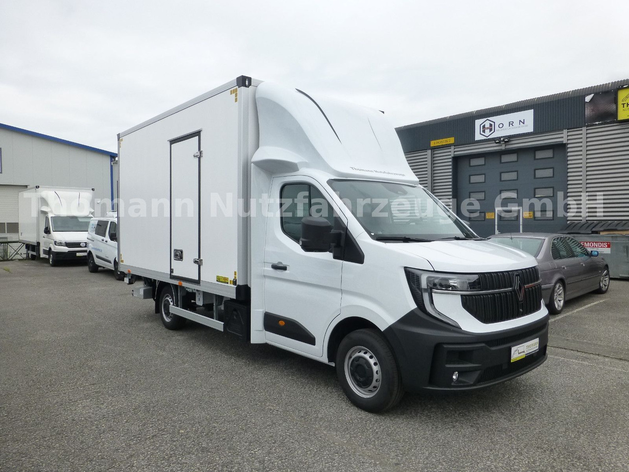 Renault NEW Master 2025 Koffer mit BÄR Ladebordwand - Autoutilitară box: Foto 1 Renault NEW Master 2025 Koffer mit BÄR Ladebordwand - Autoutilitară box: Foto 1