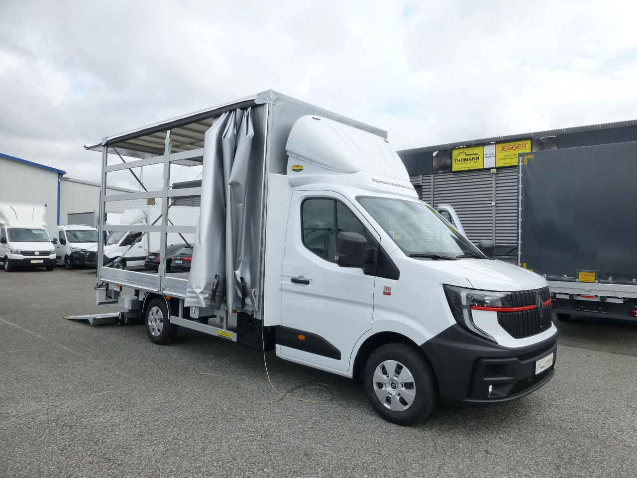 Renault NEW Master Pritsche Plane BÄR Ladebordwand - Autoutilitară cu prelată: Foto 1 Renault NEW Master Pritsche Plane BÄR Ladebordwand - Autoutilitară cu prelată: Foto 1