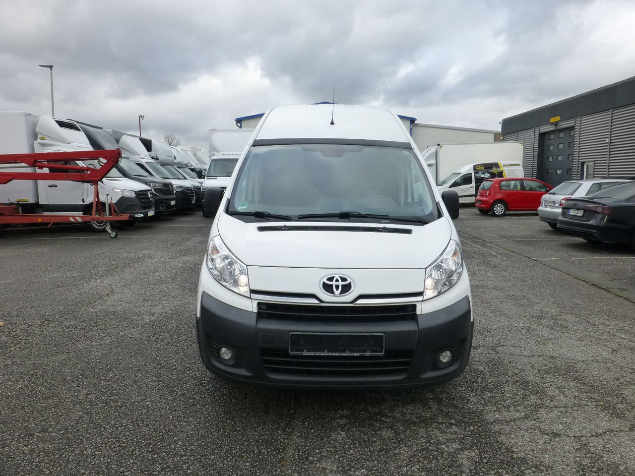 Toyota PROACE 2.0d L2H2 Klima Standheizung - Autoutilitară compactă: Foto 3 Toyota PROACE 2.0d L2H2 Klima Standheizung - Autoutilitară compactă: Foto 3