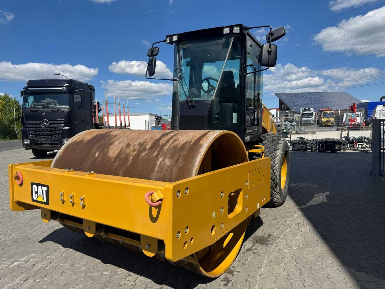 CAT CS66B / 2017 / nur 83h! / Klima / neuwertig! - Compactor: Foto 4 CAT CS66B / 2017 / nur 83h! / Klima / neuwertig! - Compactor: Foto 4