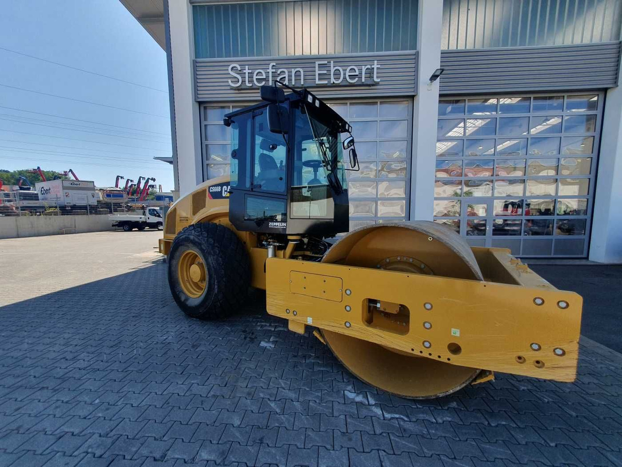 CAT CS66B Walzenzug / 2017 / nur 630h! / Klima - Compactor: Foto 1 CAT CS66B Walzenzug / 2017 / nur 630h! / Klima - Compactor: Foto 1