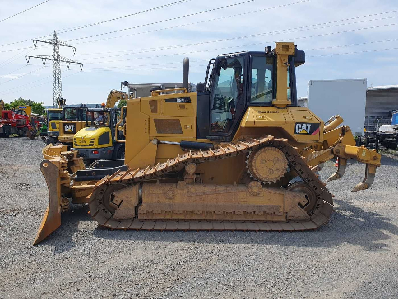 CAT D6N LGP / 8.524h / Klappschild / Ripper - Buldozer: Foto 2 CAT D6N LGP / 8.524h / Klappschild / Ripper - Buldozer: Foto 2