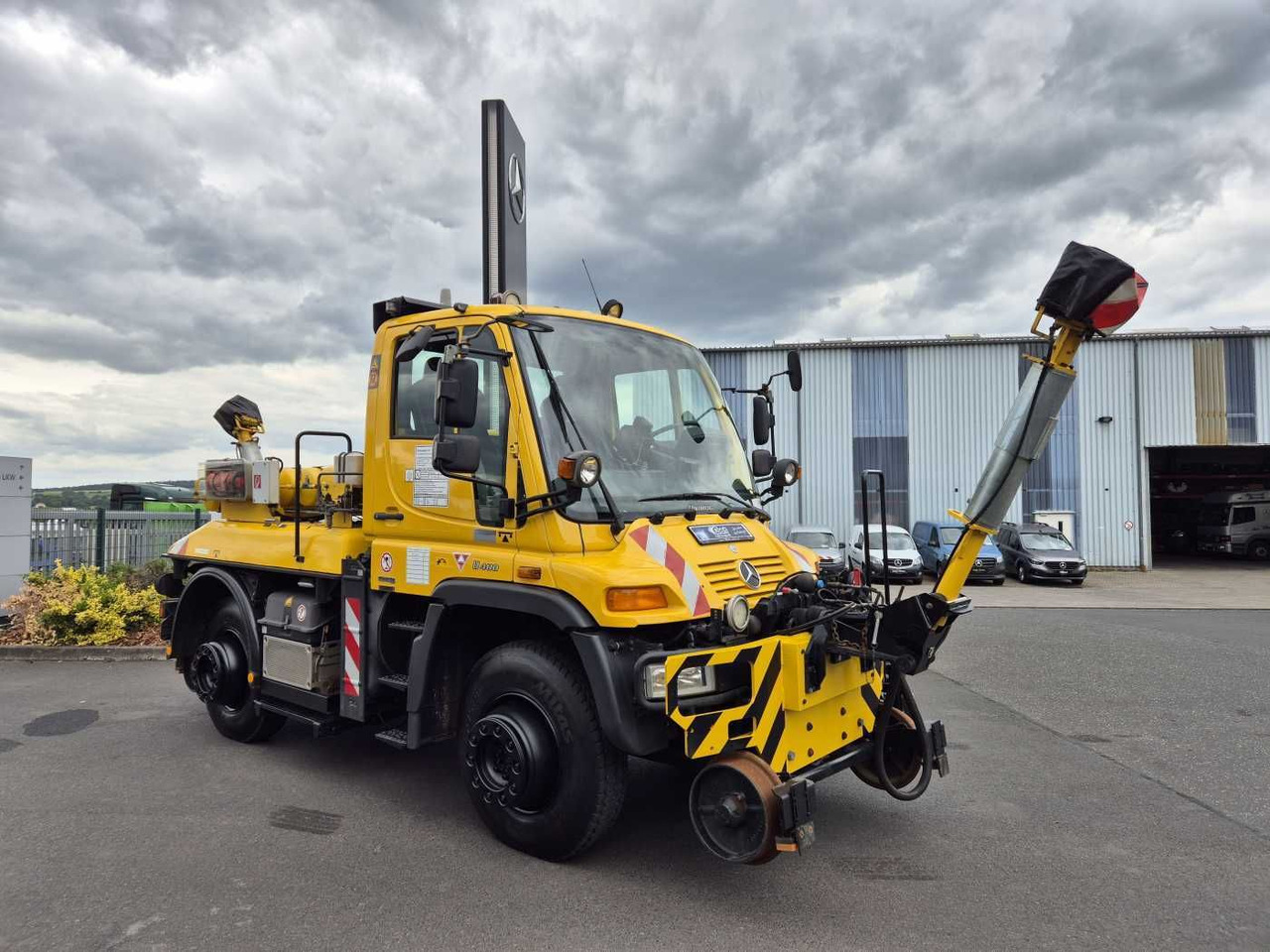 Mercedes-Benz Unimog U400 4x4 Zweiwege ZAGRO 800t/52 Achsen - Camion: Foto 3 Mercedes-Benz Unimog U400 4x4 Zweiwege ZAGRO 800t/52 Achsen - Camion: Foto 3