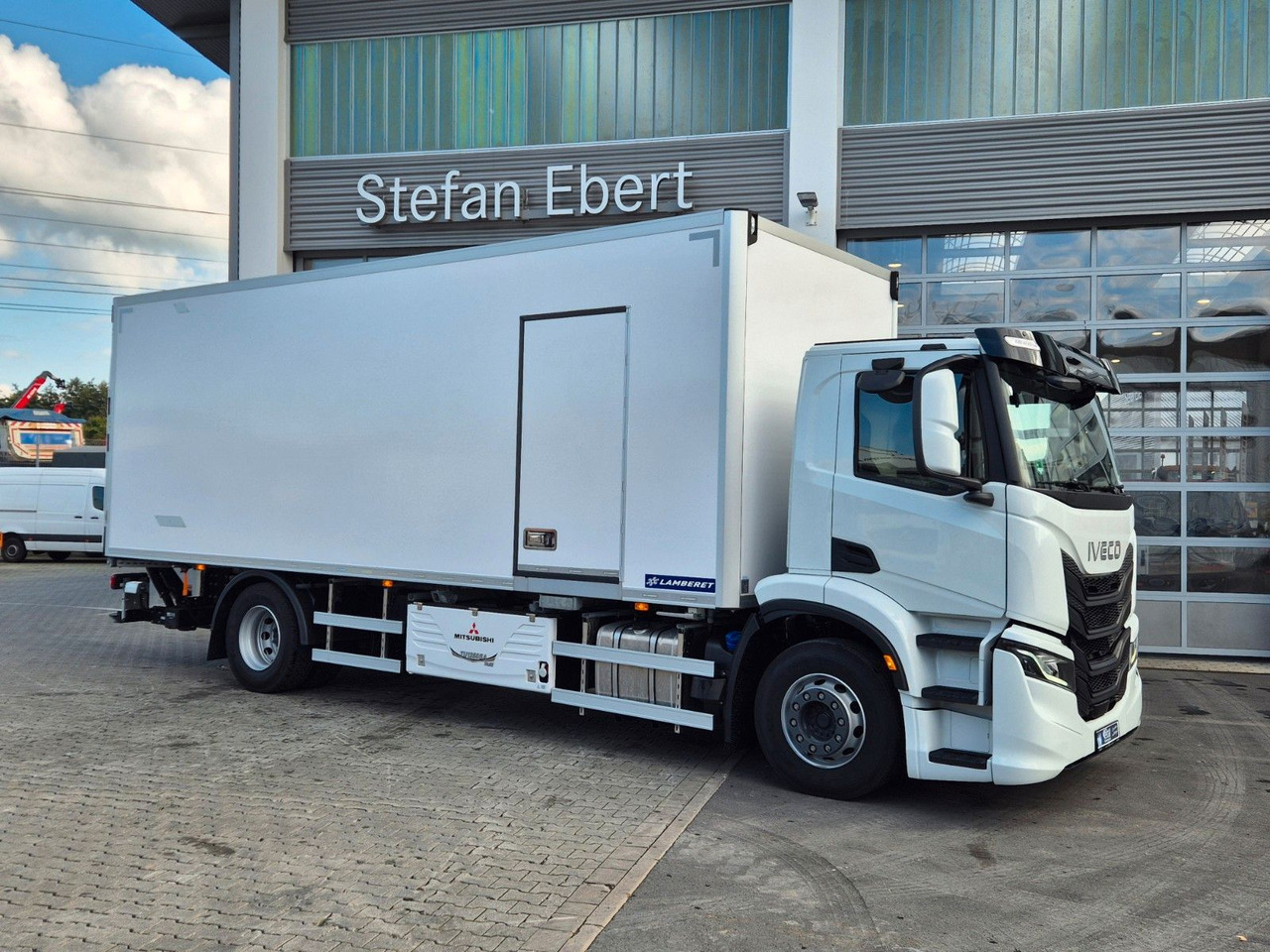 Iveco AD190S40/FP Lamberet Mitsubishi LBW Tür AHK - Camion frigider: Foto 4 Iveco AD190S40/FP Lamberet Mitsubishi LBW Tür AHK - Camion frigider: Foto 4