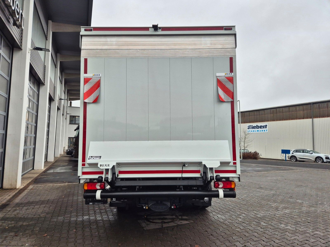 Iveco AS260S50Y/FS 6x2 Böse Schwenkwand + LBW 2 x AHK - Camion pentru transportul băuturilor: Foto 5 Iveco AS260S50Y/FS 6x2 Böse Schwenkwand + LBW 2 x AHK - Camion pentru transportul băuturilor: Foto 5