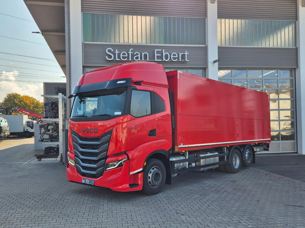 Iveco AS260S50Y/FS Schwenkwand LBW 2xAHK CAM Intarder - Camion pentru transportul băuturilor: Foto 1 Iveco AS260S50Y/FS Schwenkwand LBW 2xAHK CAM Intarder - Camion pentru transportul băuturilor: Foto 1