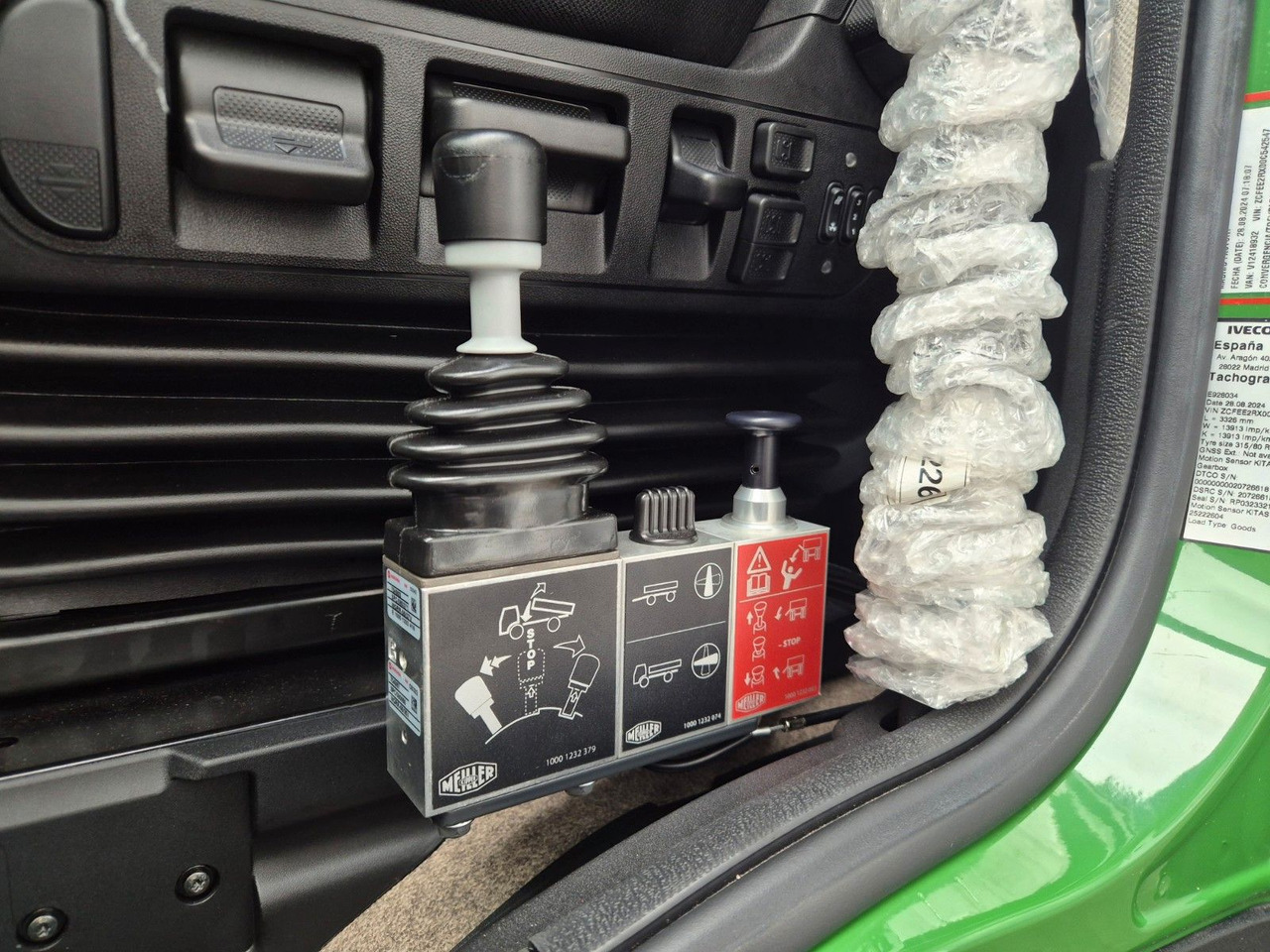 Camion basculantă Iveco AS300X58Z HR ON+ Meiller Bordmatic AHK Intarder: Foto 26 Camion basculantă Iveco AS300X58Z HR ON+ Meiller Bordmatic AHK Intarder: Foto 26