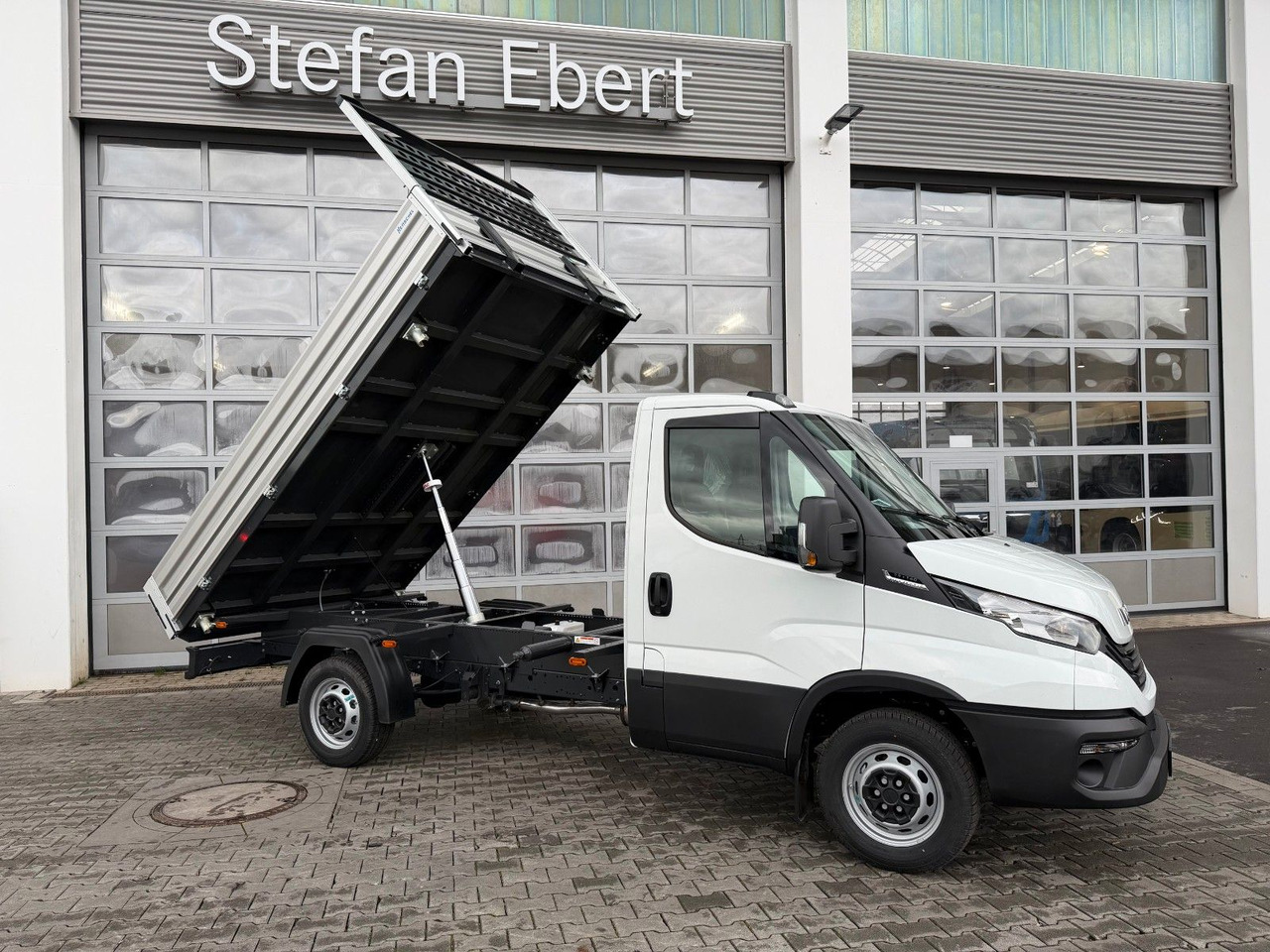 Iveco Daily 35S14 A8*R3.450mm*Automatik*Kamera*2Sitze* - Autoutilitară basculantă: Foto 2 Iveco Daily 35S14 A8*R3.450mm*Automatik*Kamera*2Sitze* - Autoutilitară basculantă: Foto 2