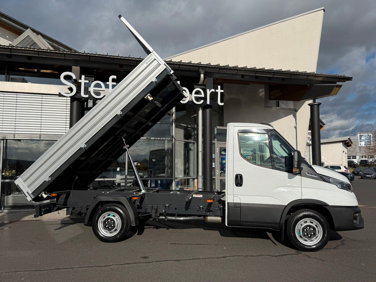 Iveco Daily 35S16 A8 *R3.450mm*Automatik*Klima* 3x - Autoutilitară basculantă: Foto 2 Iveco Daily 35S16 A8 *R3.450mm*Automatik*Klima* 3x - Autoutilitară basculantă: Foto 2
