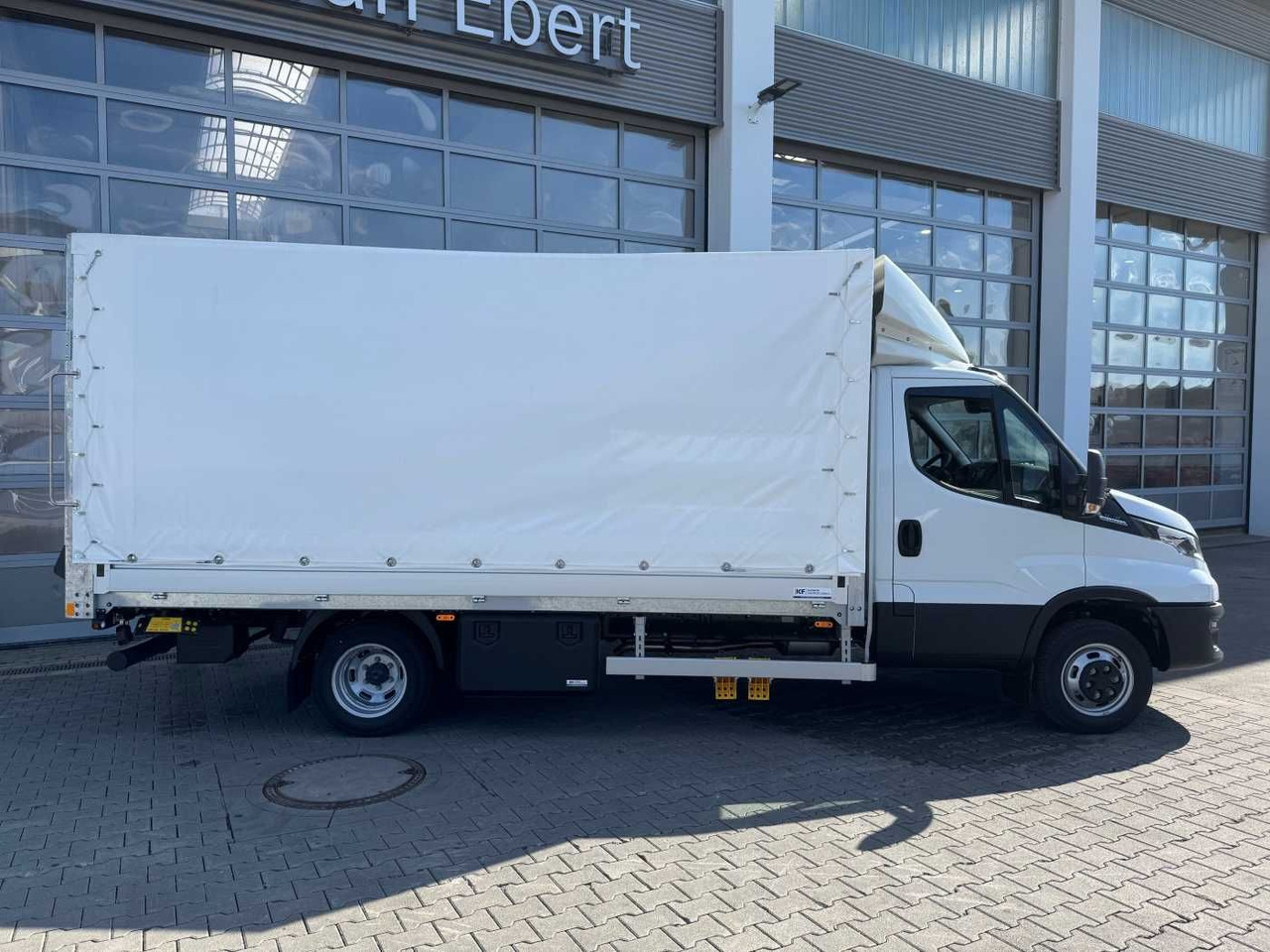 Iveco Daily 50C16 HA8 Pritsche+Plane *LBW* 3x - Autoutilitară cu prelată: Foto 2 Iveco Daily 50C16 HA8 Pritsche+Plane *LBW* 3x - Autoutilitară cu prelată: Foto 2