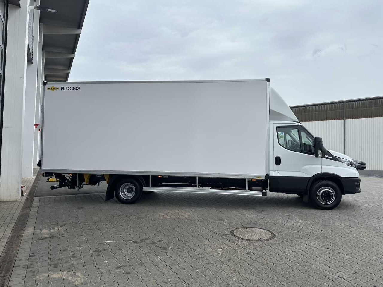 Iveco Daily 70C18 HA8 *R5.100mm*LBW*Luft*Automatik* - Autoutilitară box: Foto 4 Iveco Daily 70C18 HA8 *R5.100mm*LBW*Luft*Automatik* - Autoutilitară box: Foto 4