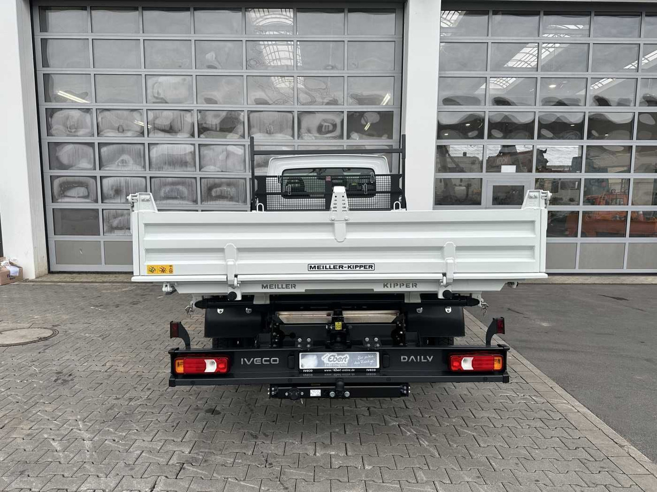 Iveco Daily 70C18H 3-S.-Kipper *R3.750mm*2xAHK* - Autoutilitară basculantă: Foto 5 Iveco Daily 70C18H 3-S.-Kipper *R3.750mm*2xAHK* - Autoutilitară basculantă: Foto 5